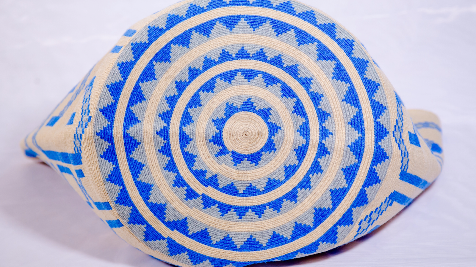 diseños mochilas wayuu significado kana geométrica tejida a mano